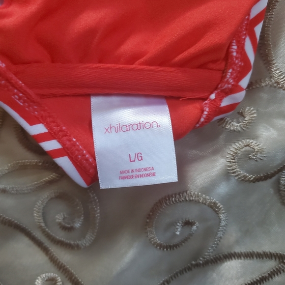 Cute Chevron Bandeau Bikini Top - Picture 4 of 5